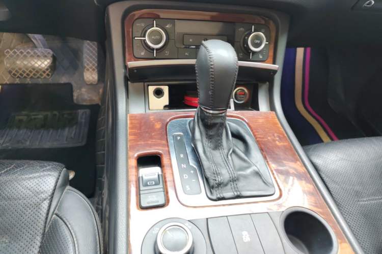 Used Volkswagen Touareg 2011 3.0 TSI Standard Version
