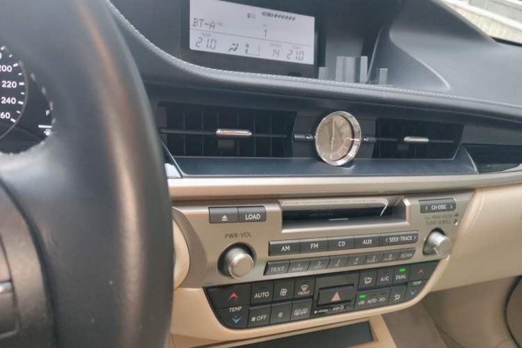 Used Lexus ES 2013 300h Elite Edition