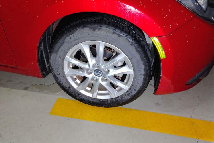 Used Mazda 3 Axela 2016 Sedan 1.5L Automatic Comfort Model