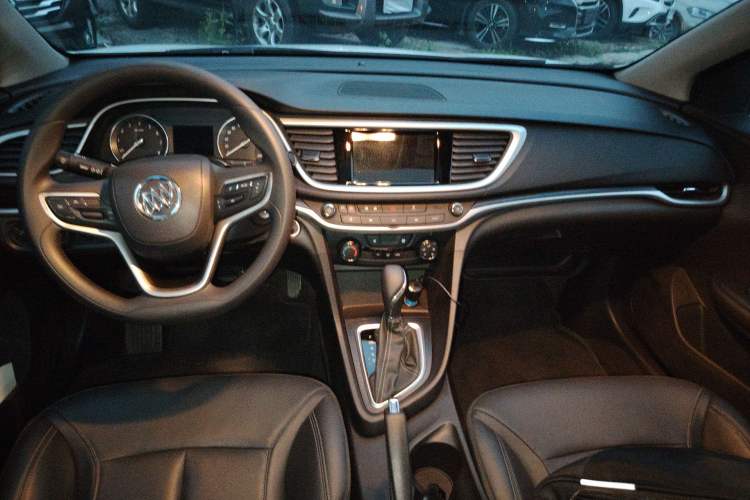 Used Buick GT 2021 Revised Version Flagship 1.5L Automatic Elite Edition Center Console