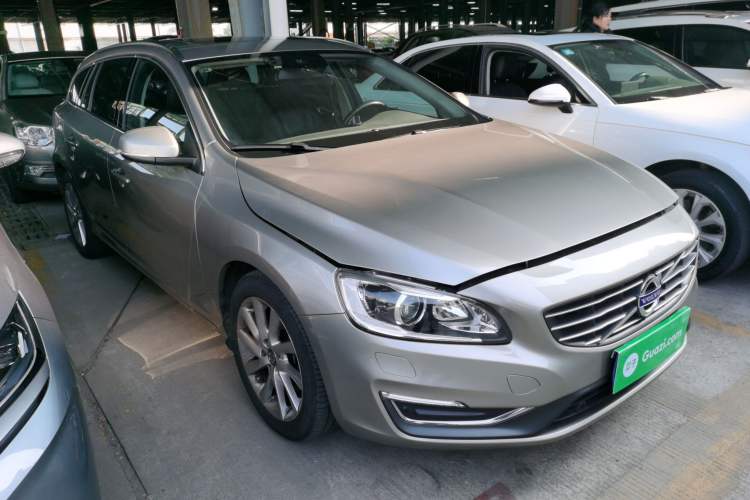 Used Volvo V60 2015 T5 Zhiyi Edition
