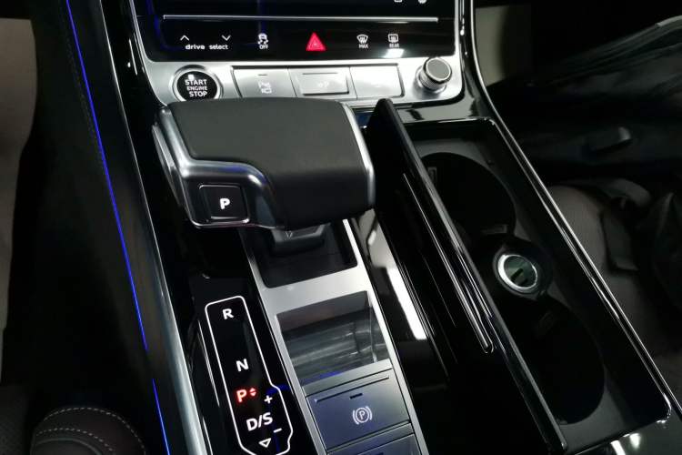 Used Audi A8 2024 A8L 50 TFSI quattro Prestige Edition
