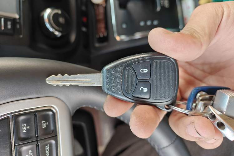 Used Jeep Compass 2013 2.0L two-wheel drive sport version
