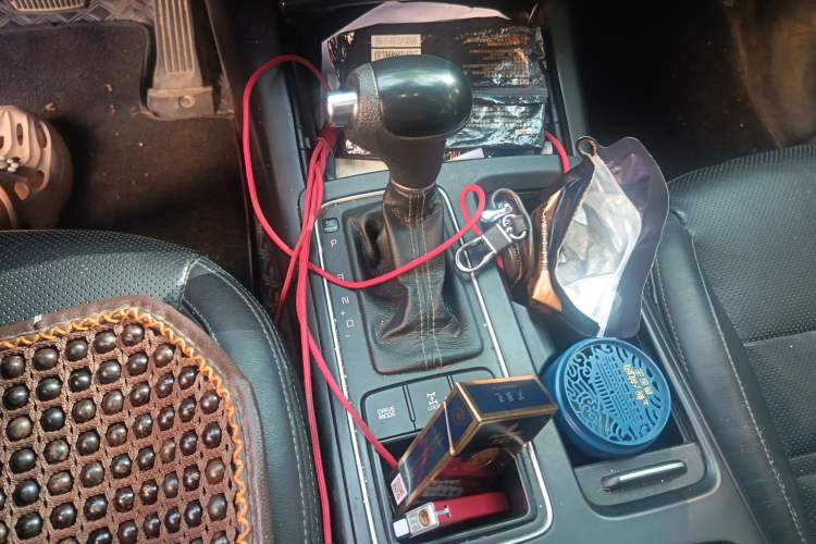 Used Kia Sorento 2015 Sorento L 2.4L Gasoline 4WD Elite Edition 5 Seats China IV Standard
