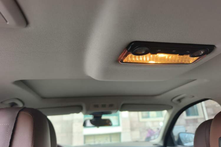 Used BMW 5 Series 2014 525Li Leading Model