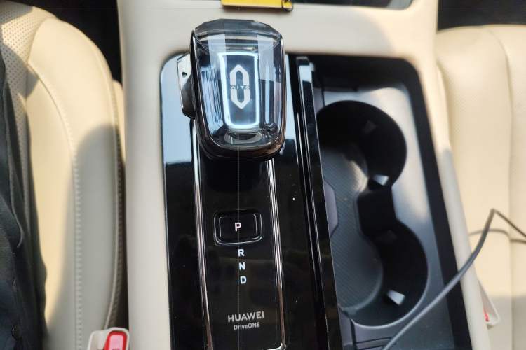 Used Hima AITO M7 2024 1.5T Rear-Drive Plus Version 5 Seats Gear Lever