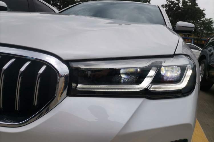 Used BMW 5 Series 2023 530Li Leading Model M Sport Package Left Front Headlight