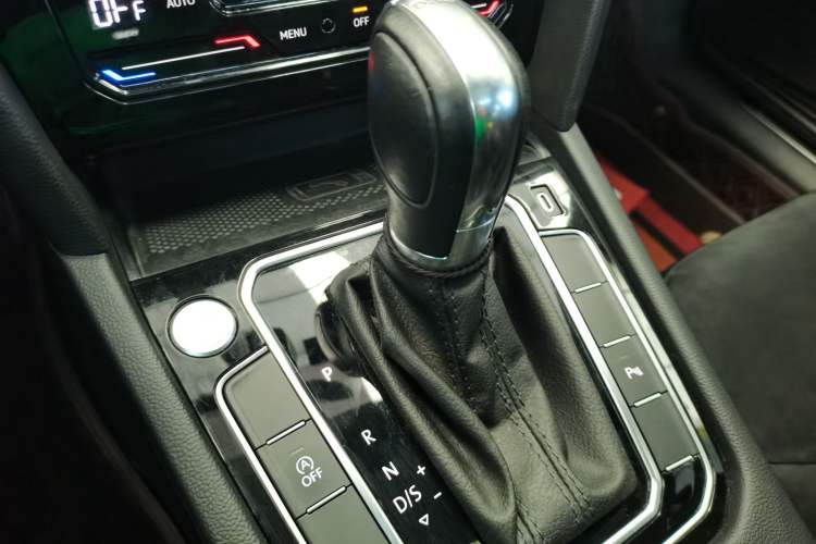 Used Volkswagen FAW-Volkswagen CC 2021 330TSI Ignite Edition Gear Lever