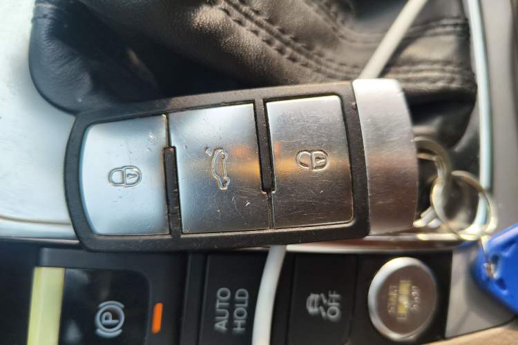 Used Volkswagen Magotan 2012 Facelift 2.0 TSI Prestige Model