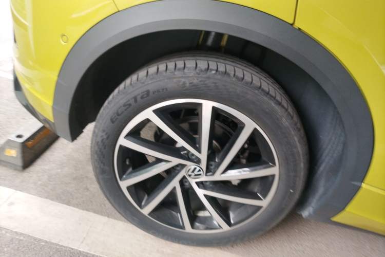 Used Volkswagen T-ROC 2023 300TSI DSG Two-Wheel Drive Starlight Edition