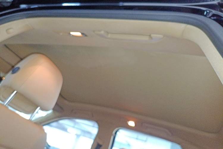 Used Porsche Cayenne E-Hybrid 2015 Cayenne S E-Hybrid 3.0T Headliner