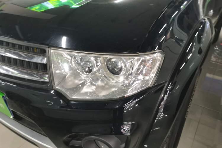 Used Mitsubishi Pajero Sport 2013 3.0L Automatic 4x4 Flagship Edition Left Front Headlight