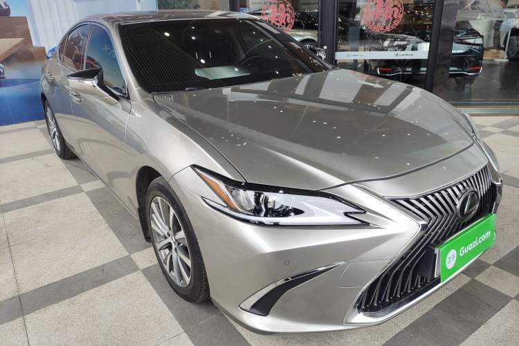 Used Lexus ES 2018 260 Excellence Edition China V Standard