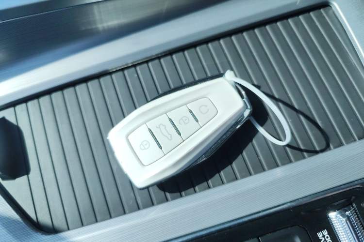 Used Geely Auto Preface 2021 Revised Version 2.0TD Luxury Edition Vehicle Key