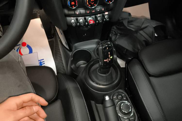 Used MINI MINI 2023 Updated 1.5T COOPER Artist
