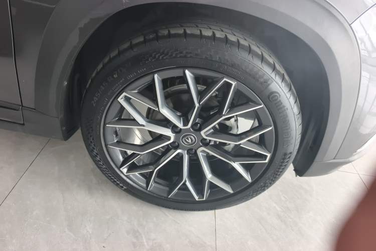 Used CHANGAN UNI-T 2022 1.5T Prestige Version Right Rear Wheel Hub