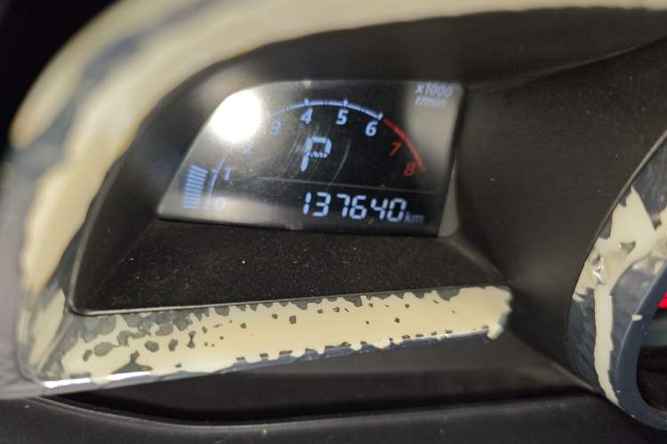 Used Mazda 3 Axela 2014 Sedan 1.5L Automatic Comfort Model
