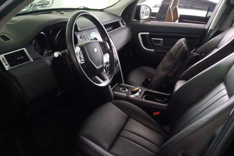 Used Land Rover Discovery Sport 2019 240 PS SE Version China V Standard