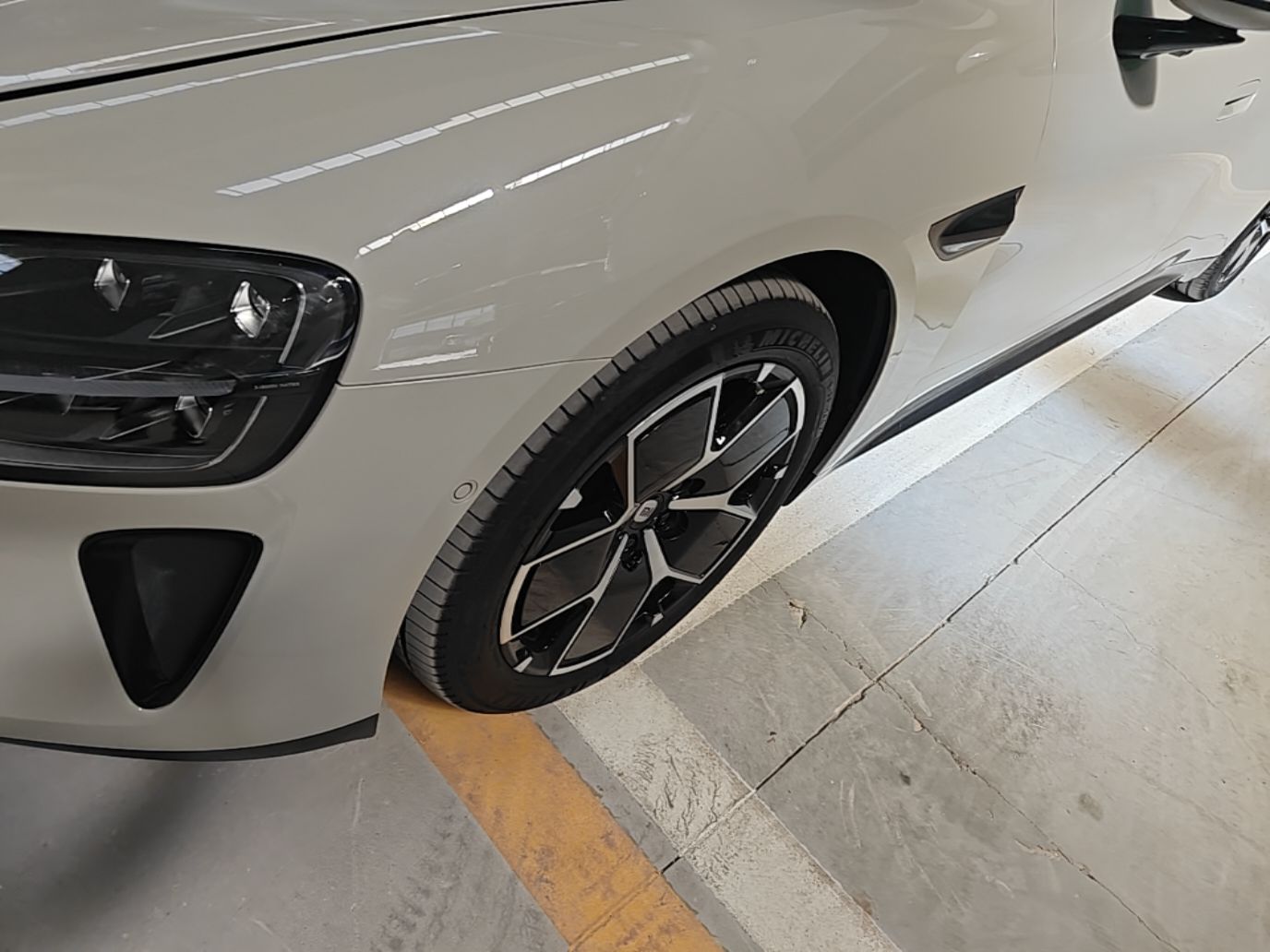 Xiaomi Auto SU7 2024 Rear-Drive Long-Range Intelligent Driving Version — снимка 10