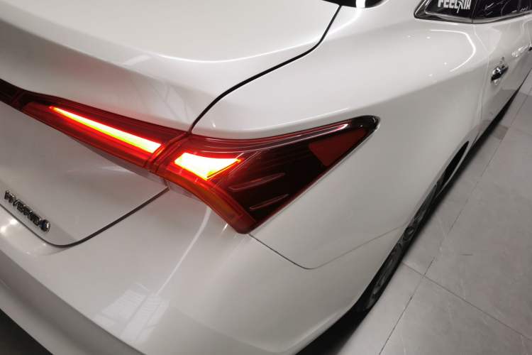 Used Toyota Avalon 2019 Dual-Engine 2.5L Luxury Edition China VI Standard
