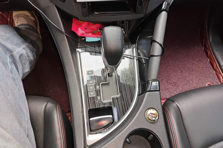 Used Dongfeng Aeolus AX7 2016 2.0L Automatic Zhiyi Trim