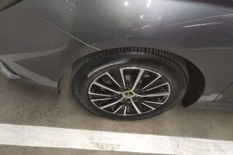 Used Roewe i5 2021 1.5L CVT Diamond Edition Left Front Wheel Hub