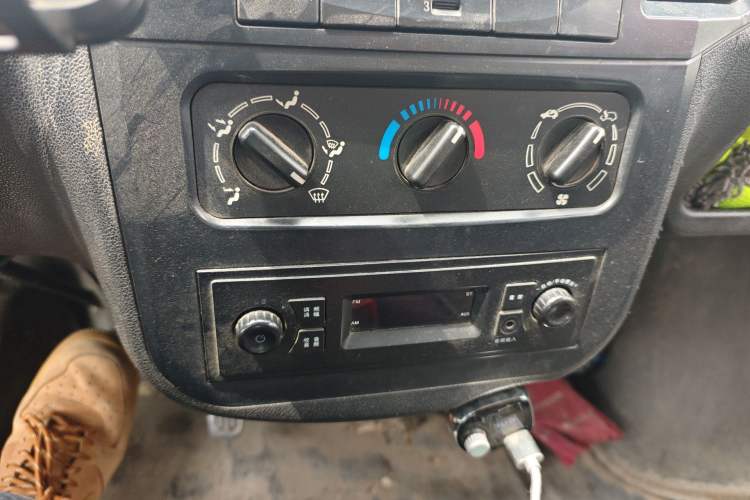 Used Wuling Zhiguang 2013 1.0L Practical Version Audio And AC Panel