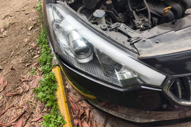Used Kia K3 2013 1.6L Manual GL Right Front Headlight