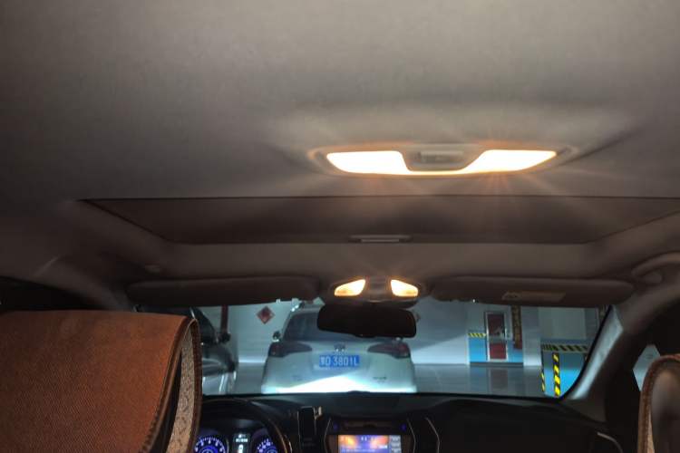 Used Hyundai Santa Fe 2013 Revised Version 2.4L Automatic All-Wheel Drive Luxury Trim
