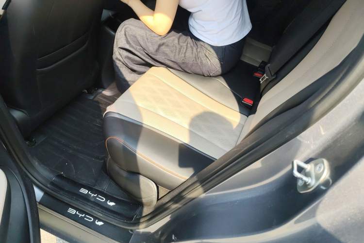 Used BYD Dolphin 2023 420 km Fashion Edition Left Rear Seat