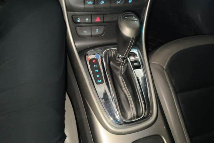 Used Chevrolet Malibu 2014 2.0L Automatic Luxury Edition Gear Lever