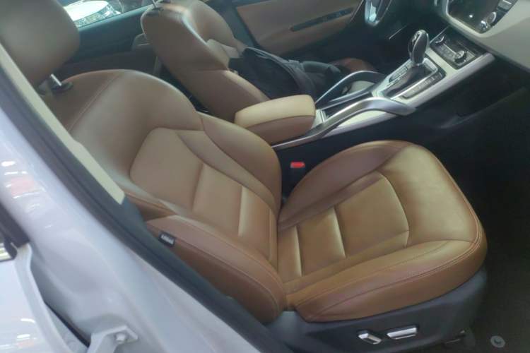 Used Geely Auto Emgrand X7 Sport 2016 1.8TD Automatic ZhiZun Version
