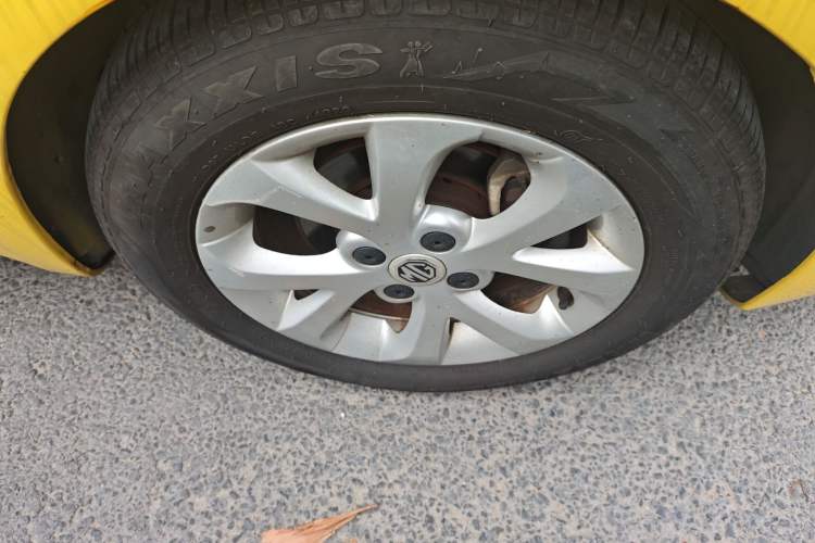 Used MG 3 2014 1.5L AMT Luxury Edition Right Front Wheel Hub