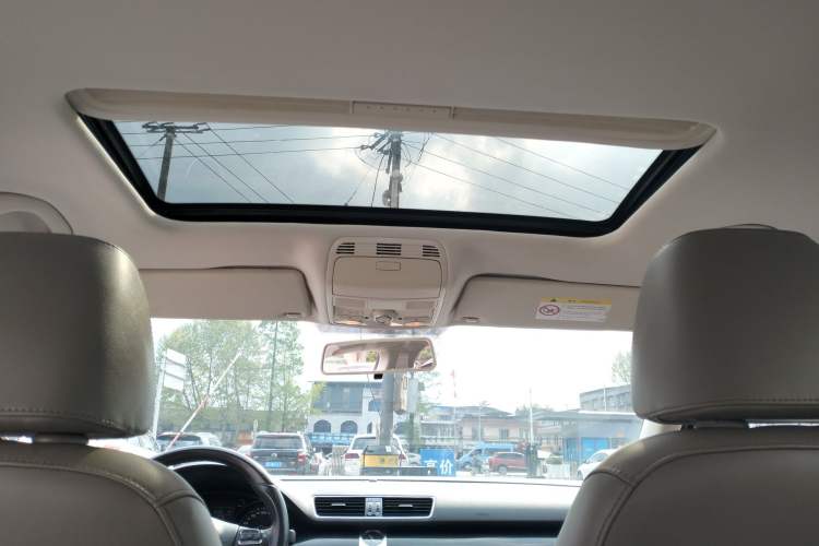 Used Volkswagen Magotan 2015 Facelift 1.8TSI Luxury Model