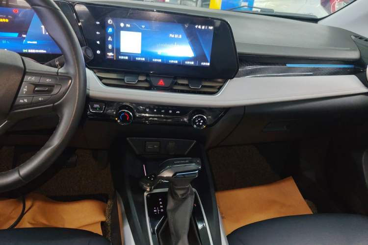 Used Chevrolet Monza 2024 1.5L Dual-Clutch Enjoyment Edition Audio And AC Panel