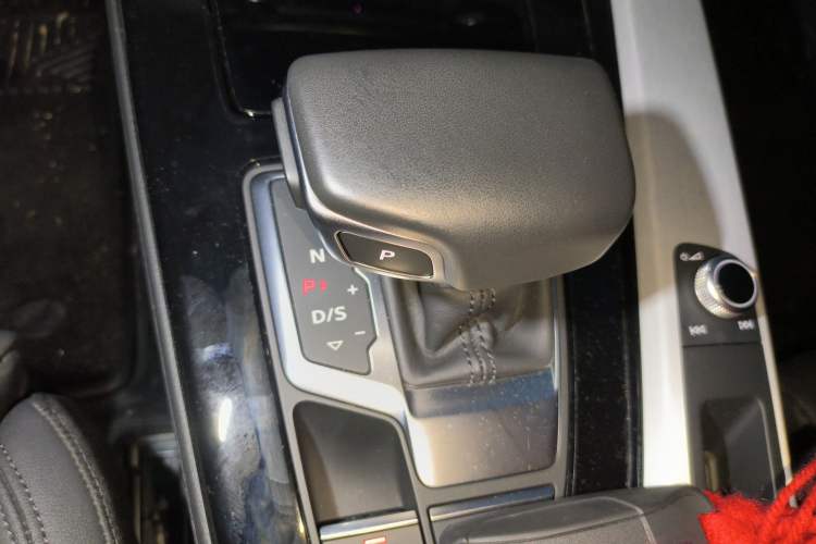 Used Audi A5 2024 Sportback 40 TFSI quattro Luxury Dynamic Model Gear Lever