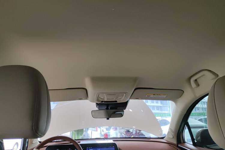 Used ORA Good Cat 2023 401 km Standard Range Comfort Version Lithium Iron Phosphate
