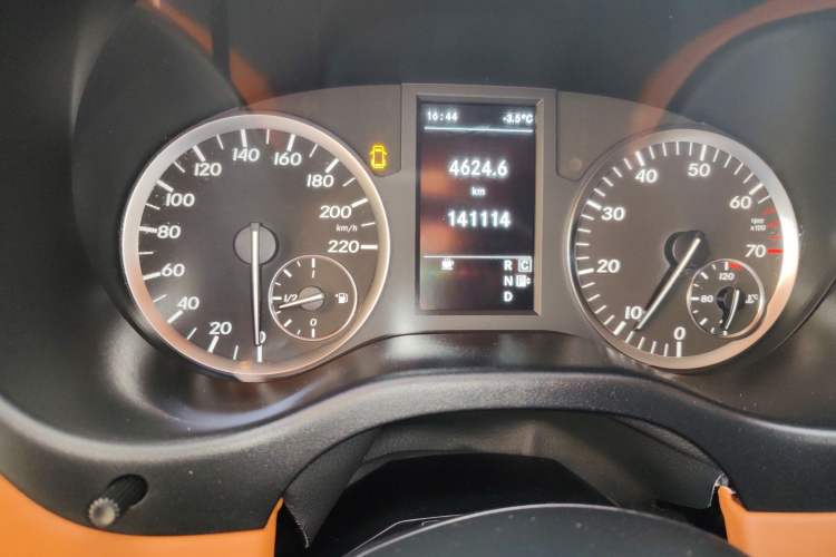 Used Mercedes-Benz Vito 2016 2.0T Business Edition
