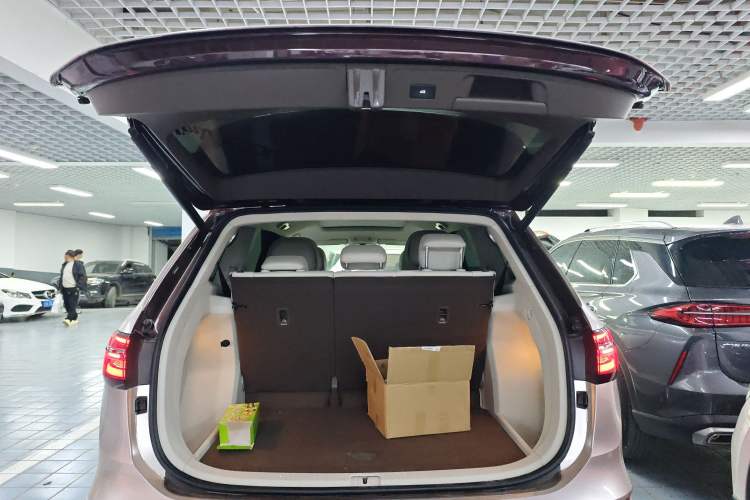 Used Volkswagen Viloran 2022 380TSI Prestige Edition
