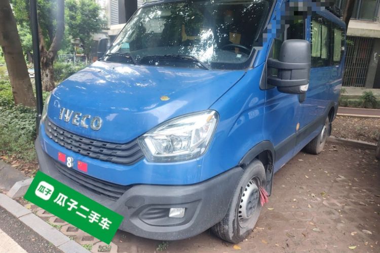 Used Iveco Eurocargo 2021 2.0T Manual Professional Chassis 4.2-Ton Long Wheelbase Double-Row Chassis F1A