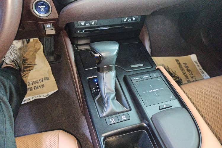 Used Lexus ES 2020 300h Deluxe Edition