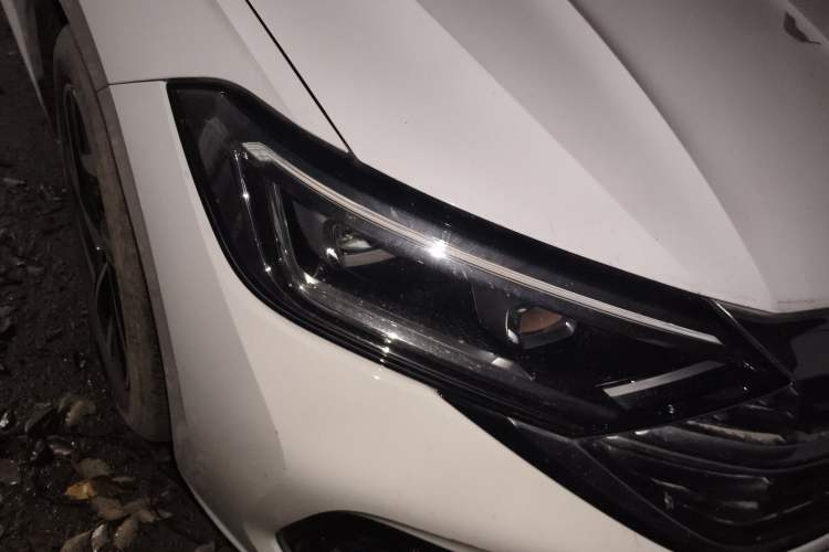 Used Volkswagen Sagitar 2023 300TSI DSG Excellence Edition Right Front Headlight