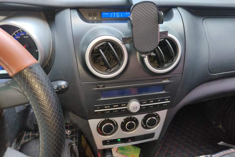 Used CHANGAN KAICHENG Ounuo S 2014 1.5L Elite Model
