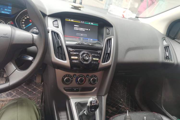 Used Ford Focus 2012 Sedan 1.6L Manual Comfort Model
