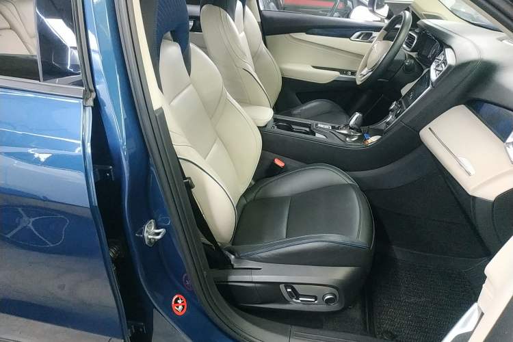 Used Lynk & Co 01 2017 2.0T Two-Wheel Drive Zhaopu Version Right Front Seat