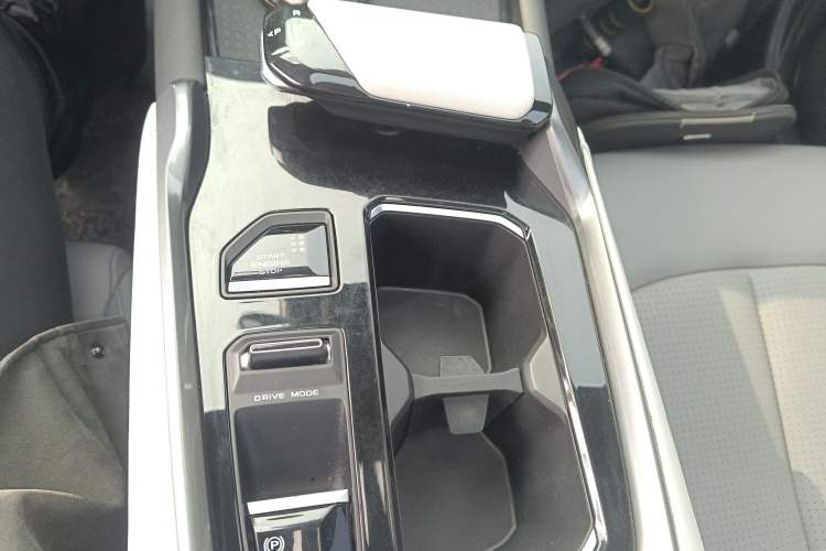 Used CHANGAN UNI-T 2023 Second-Generation 1.5T Prestige Model
