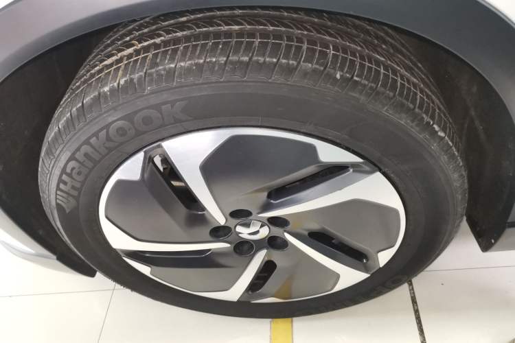 Used Nio ES6 2023 75 kWh Left Front Wheel Hub