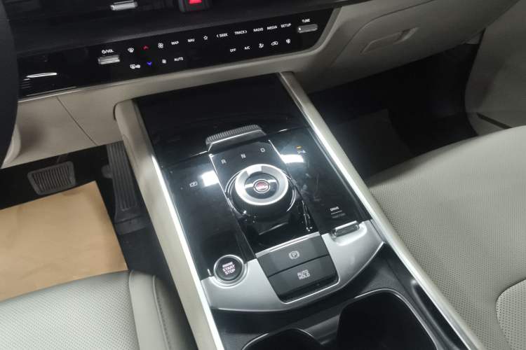 Used Kia Sportage (Chinese Domestic Model) 2023 2.0L HEV Two-Wheel Drive Prestige Edition
