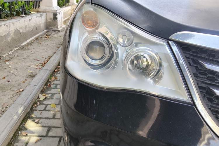 Used Dongfeng Aeolus A60 2012 1.6L Manual Luxury Model Right Front Headlight