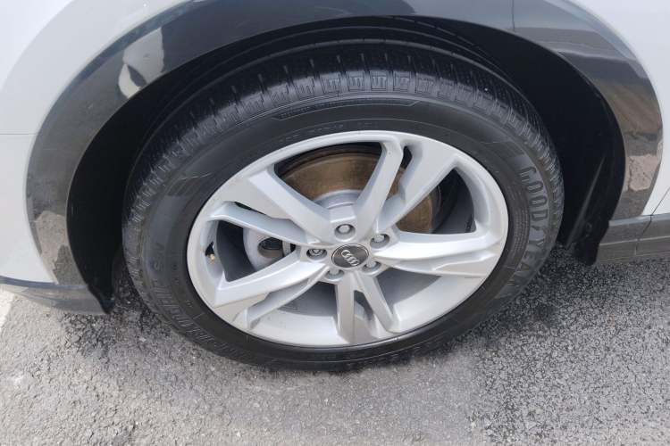 Used Audi Q3 2019 40 TFSI Fashionable and Elegant Model Left Front Wheel Hub
